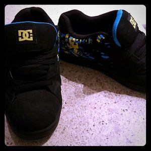 DC Mens skating shoes